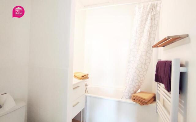 Le Magenta by iZiLi-Centre-ville-TV Connectée