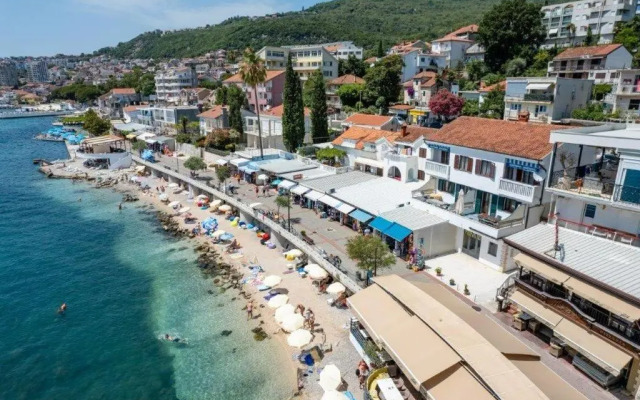 Apartments Cebra