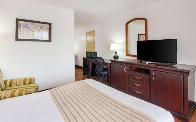 Econo Lodge Marion I-81