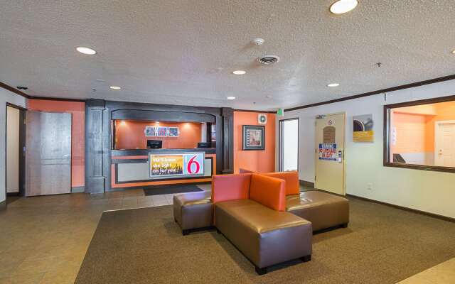 Motel 6 Waterloo, IA - Crossroads Mall - Cedar Falls