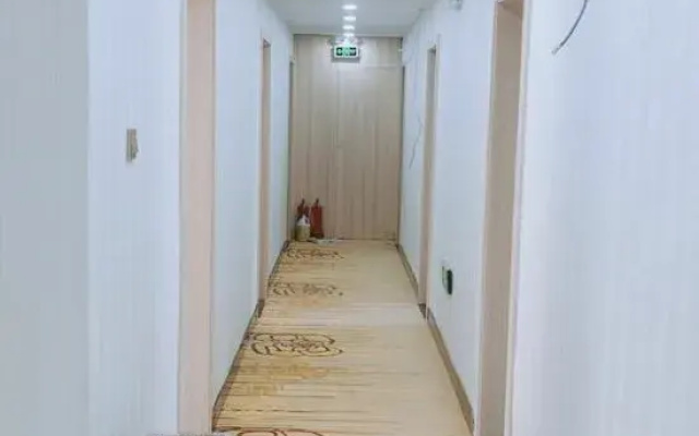 Linquan Hongdu Hotel