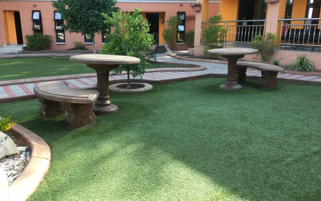 Gumare Executive Lodge