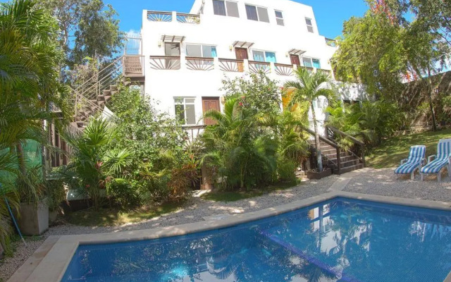 Mango Hotel