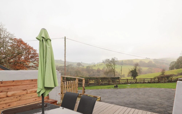 Rhianwen, Plas Moelfre Hall Barns