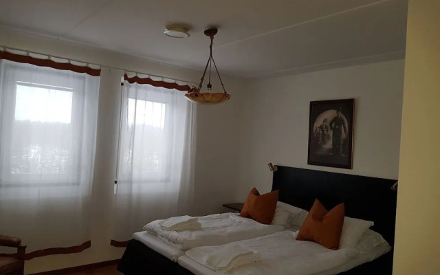 Big Moose Hotel
