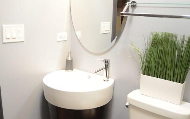 Mccormick Place Guest House