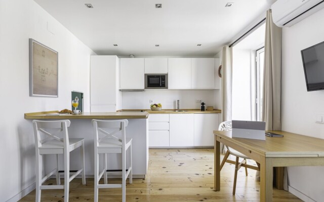 Bairro Alto Bronze of Art Apartments