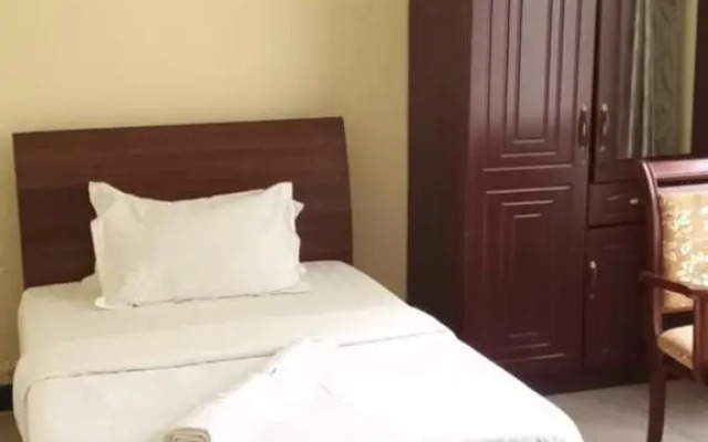 African Flower Hotel
