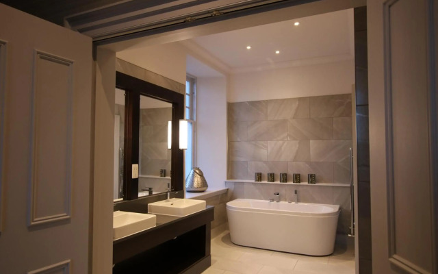 Castlecary House Hotel