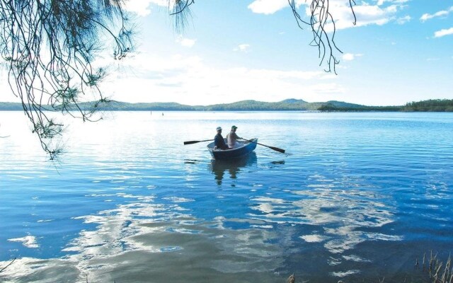 Mansfield by the Lake