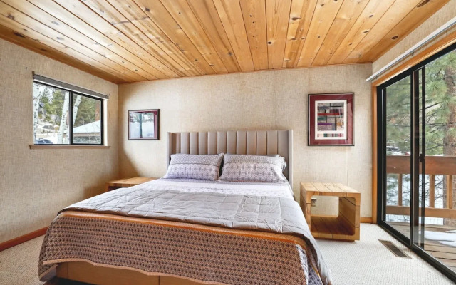 Tahoe Forest Chalet 3BR House w/ Mountain Views