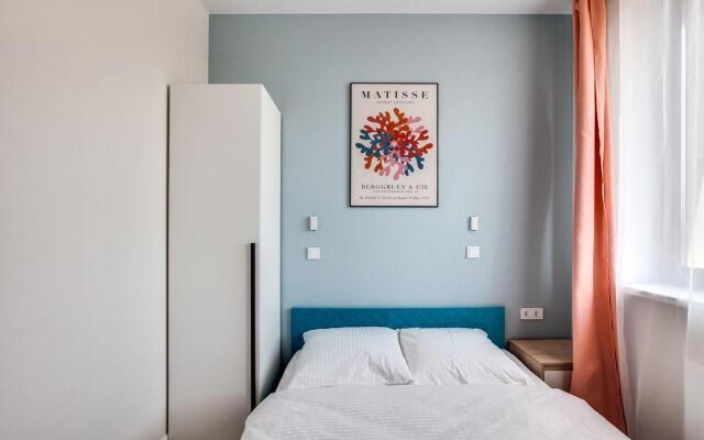 Санди на улице Ивана Франко 6 корпус 1