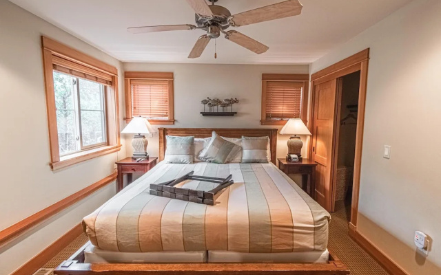 Lodges at Cannon Beach C2
