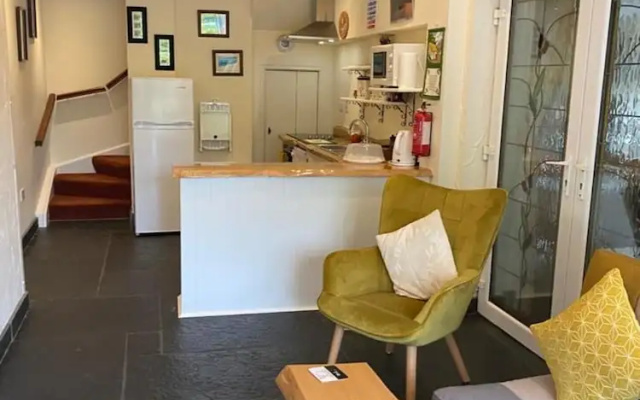 Hazelbrook Self Catering - Maximum 6 Persons