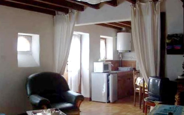 House With one Bedroom in Mer, With Enclosed Garden and Wifi