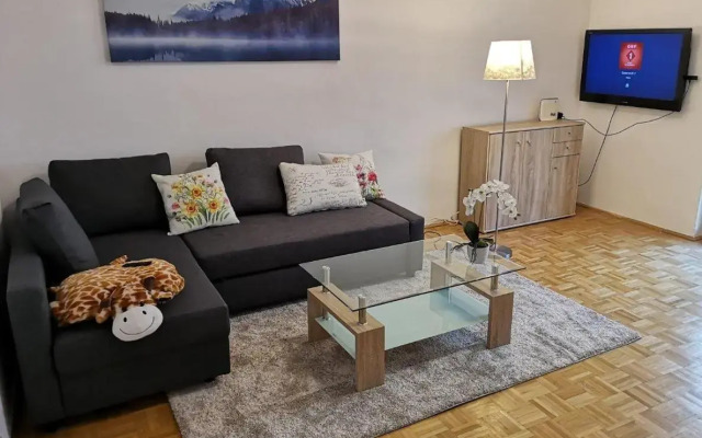 HIDDEN GEM by JR City Apartments