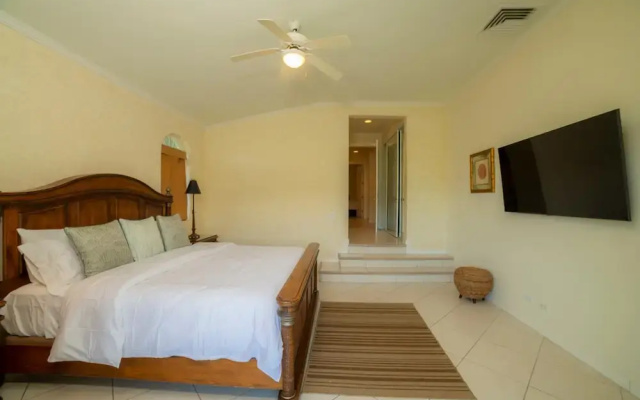 Colina 5E 2 bdr 2 Bath