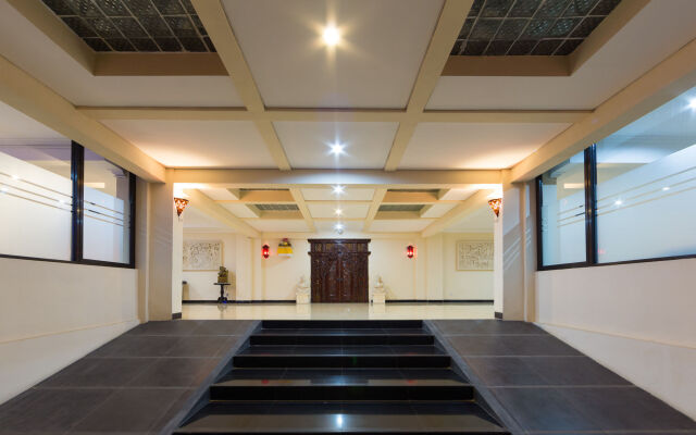 RedDoorz Plus near Mall Bali Galeria 2