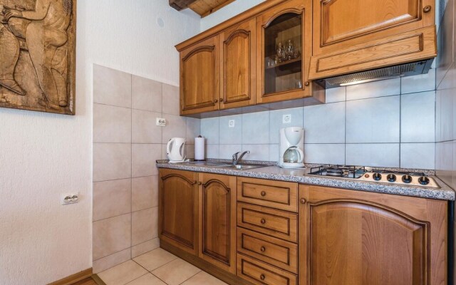 Stunning Home in Lovran With Wifi and 2 Bedrooms