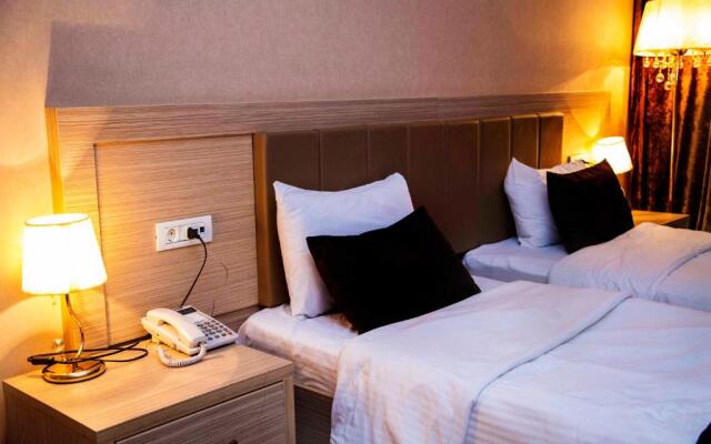 Paradise Hotel Baku