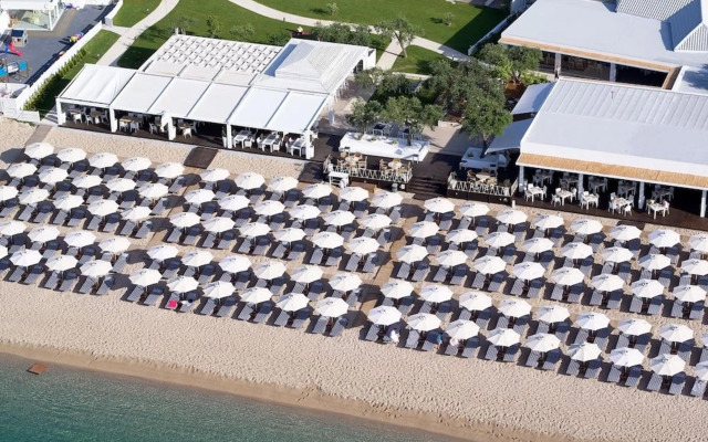 Lichnos Beach Hotel & Suites