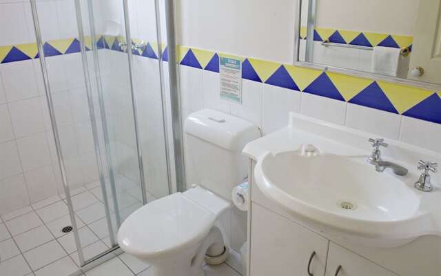 Karana Palms Self Contained Apartments