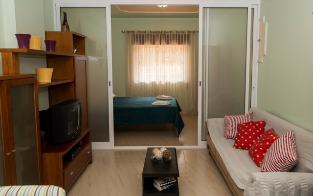 A10 - Windmill Park 1 Bed With Pool