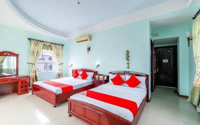 Super Oyo 266 Golden Gate