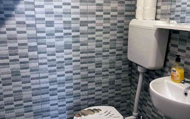 Red Apartment for 05