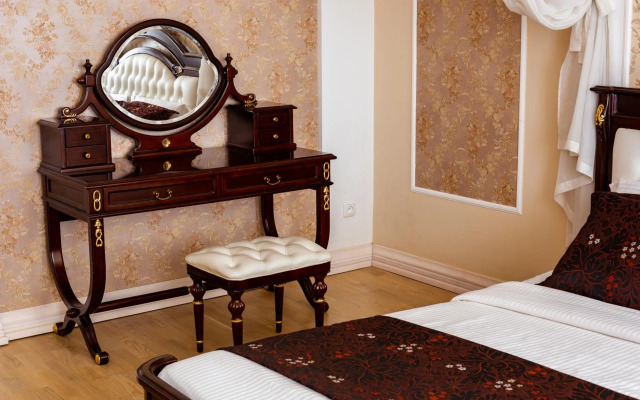 Romari Проспект Свободи 31