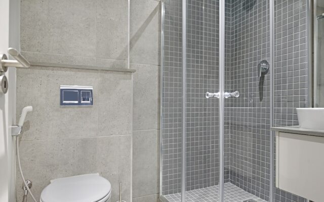 601 at Two six two Florida Road