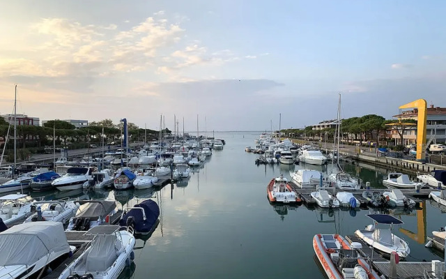 Relaxing Flat 700m From the sea