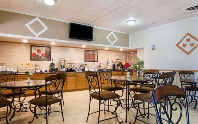 Knights Inn & Suites Emporia