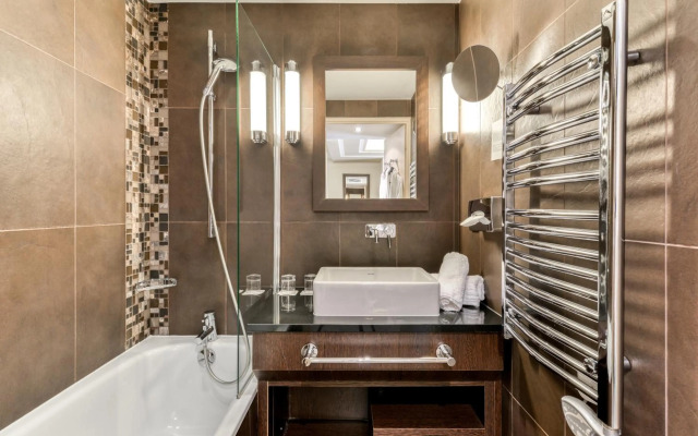 Zenitude Hotel la Valadiere, Ascend Hotel Collection