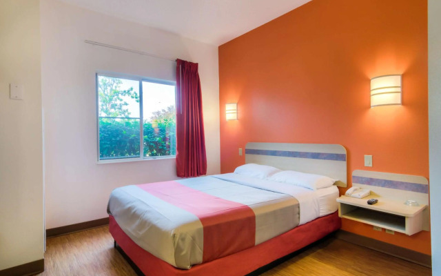 Motel 6 Owensboro, KY