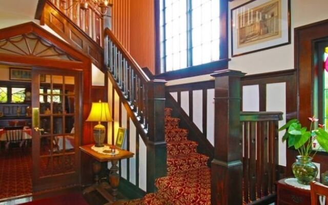 Oak Bay Guest House