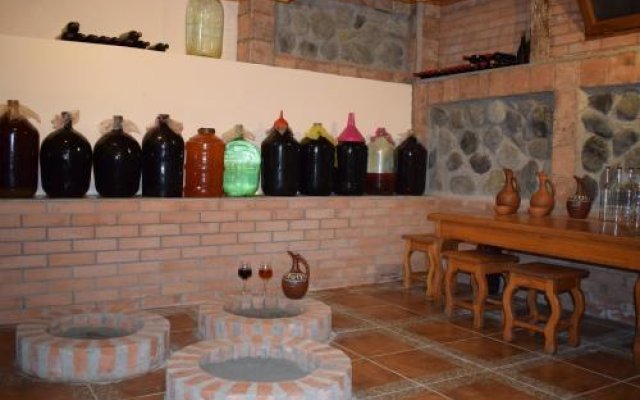 Guesthouse Lago & Wine Cellar