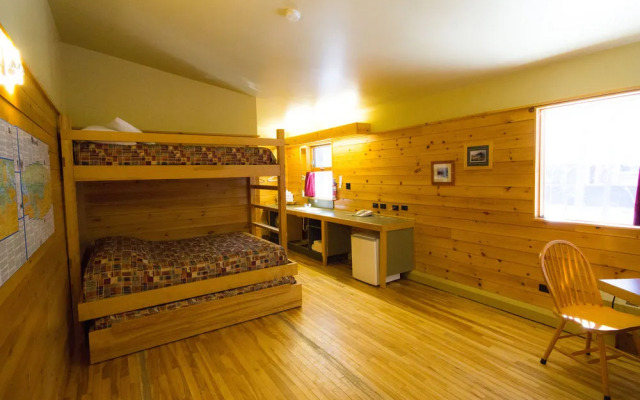 The Canadian Ecology Centre