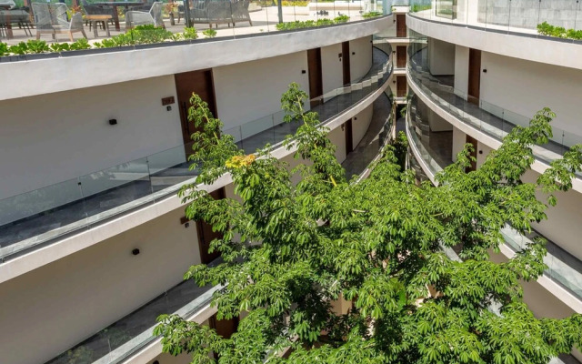 Mistiq Gardens