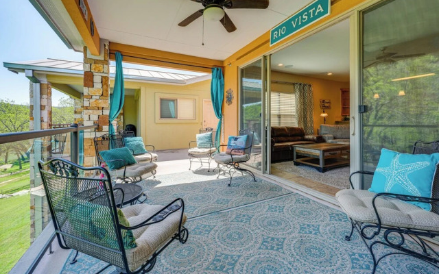 'rio Vista' Condo: Direct Guadalupe River Access!