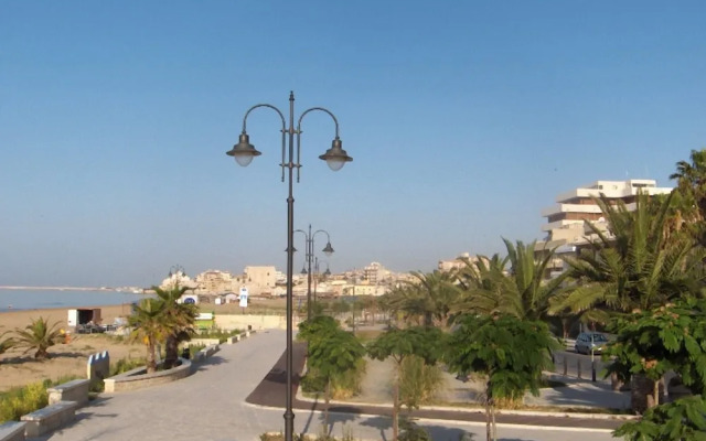 The Wisteria Apartment Near to Main Beach