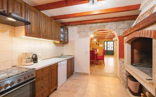 Nice Home in Ostrvica With Wifi and 5 Bedrooms