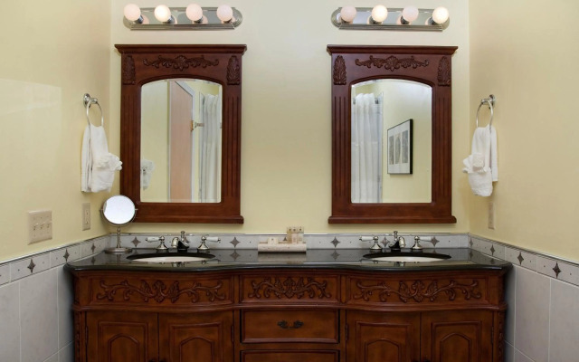 La Tourelle Inn & Spa