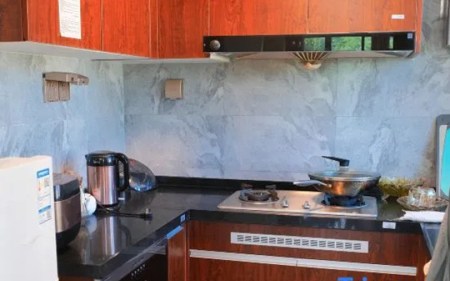 Huizhou Longmen Yunqishe Hot Spring Resort Homestay