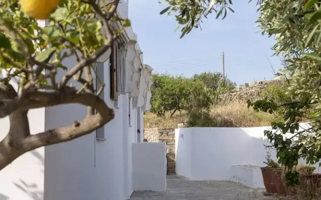 Theodora s Suite in Agios Charalampos