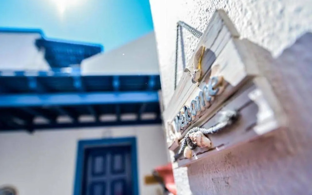 Lunar Santorini Hotel