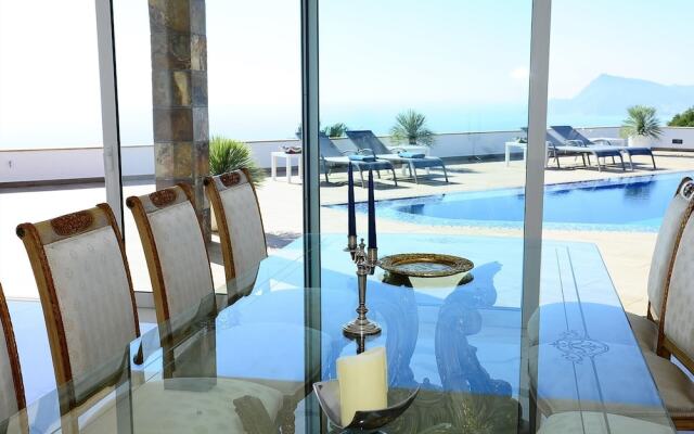 Luxury Modern Villa in Altea Hills, 6-bed