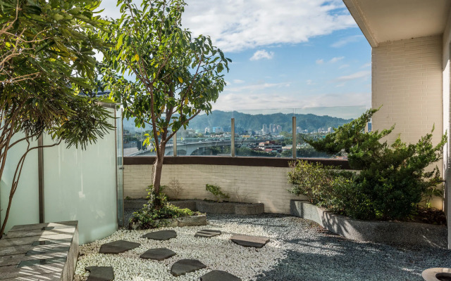 New California Hotel