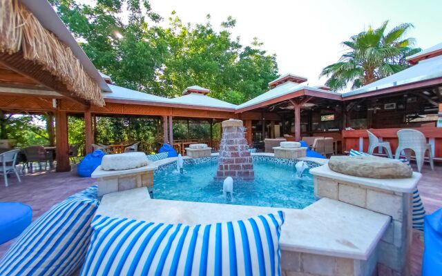 Azur Hotel