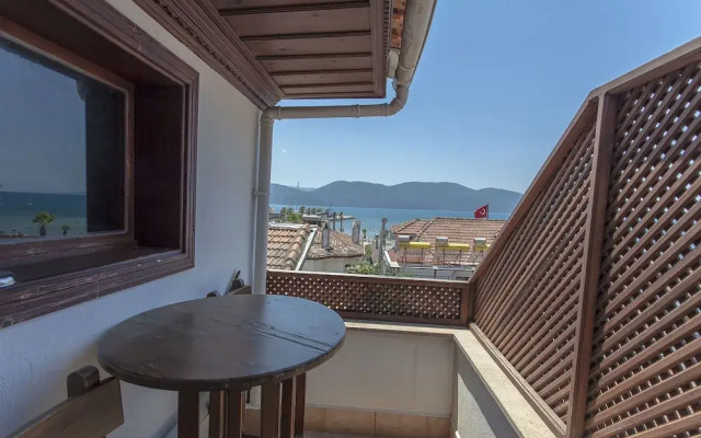 Mevsim Hotel